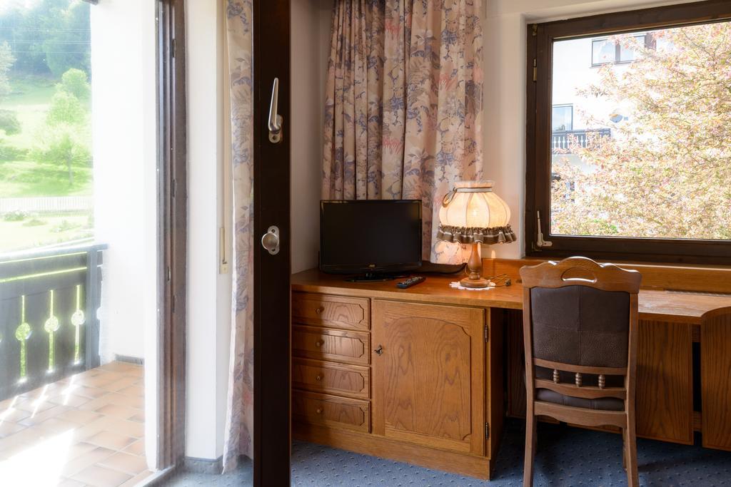 Hotel Schwarzwaldschaefer Enzklosterle Room photo